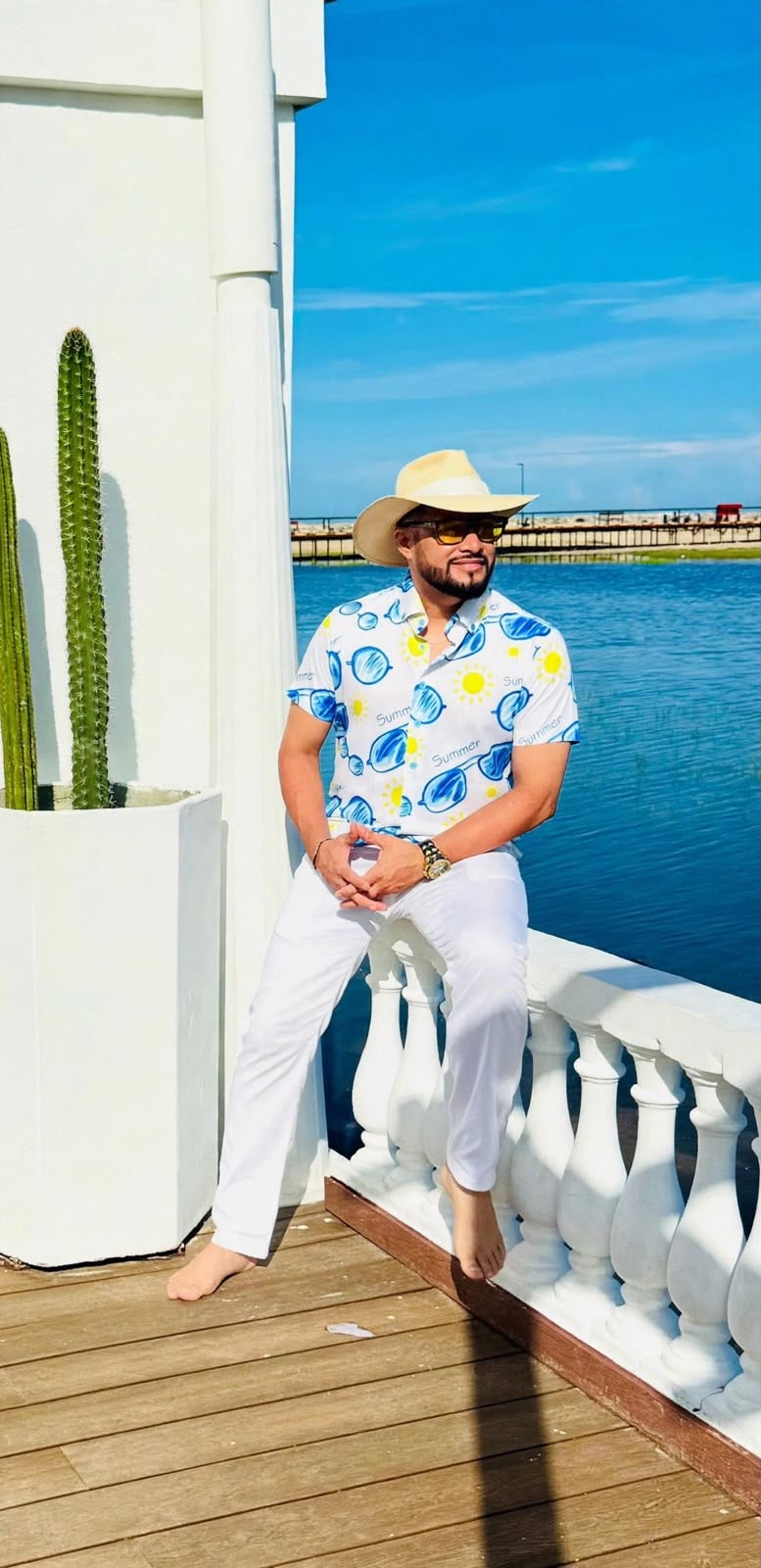 Sunny escape shirt
